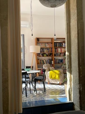 מונפלייה Un Oasis Au Coeur De La Vieille Ville, Classe 4 Etoiles מראה חיצוני תמונה